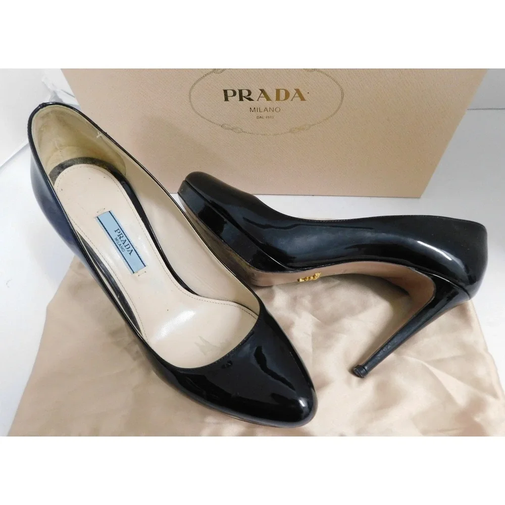 Prada Calzature Donna Black Patent Leather Platform Pumps sz 37.5 w/Box